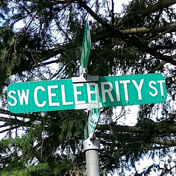 Meet your Posher, Austen - Picture 1 of 1